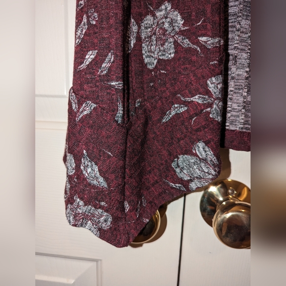 iZ Byer cardigan burgundy with a floral pattern - Picture 3 of 5